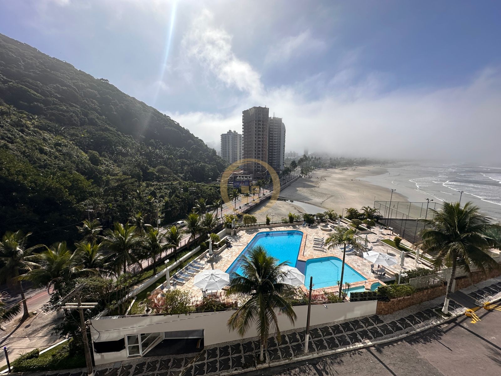 Apartamento Frente ao Mar nas Pitangueiras, Guarujá - SP