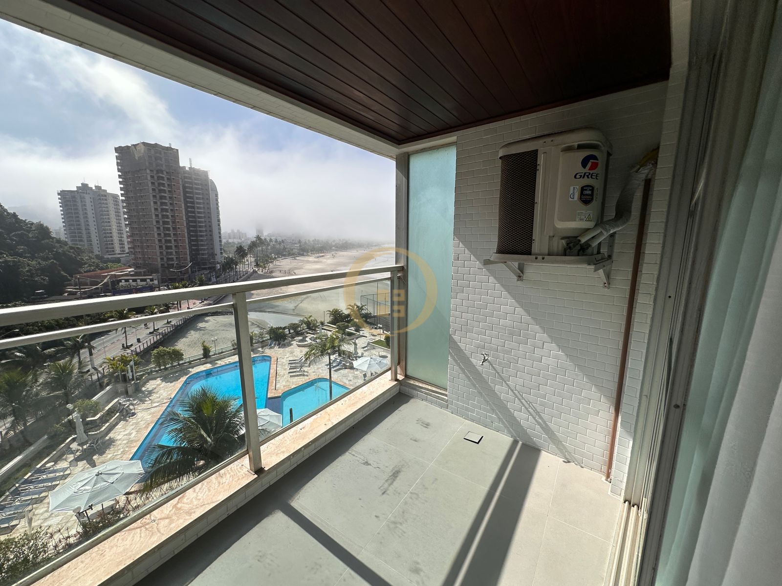 Apartamento Frente ao Mar nas Pitangueiras, Guarujá - SP