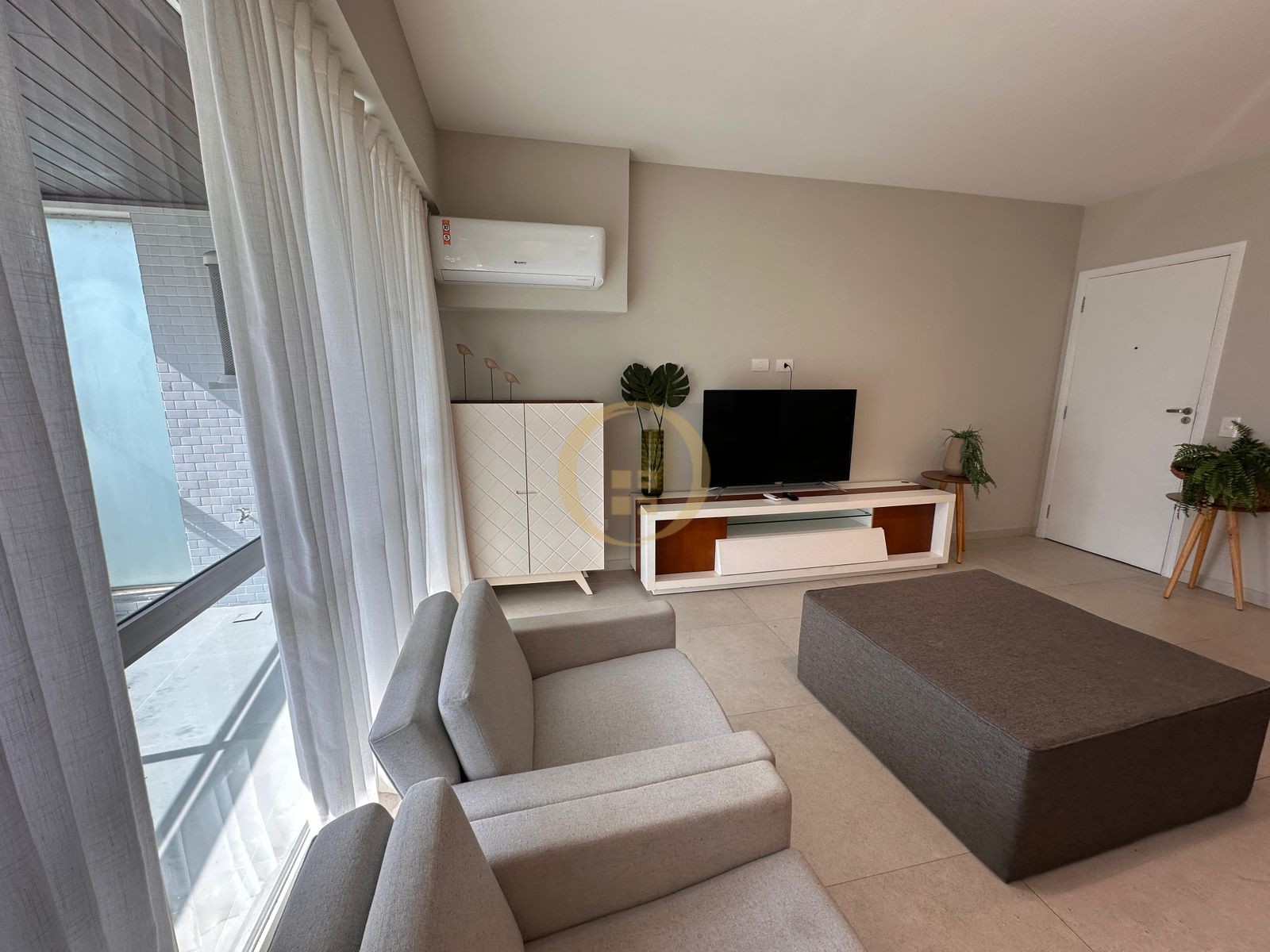 Apartamento Frente ao Mar nas Pitangueiras, Guarujá - SP