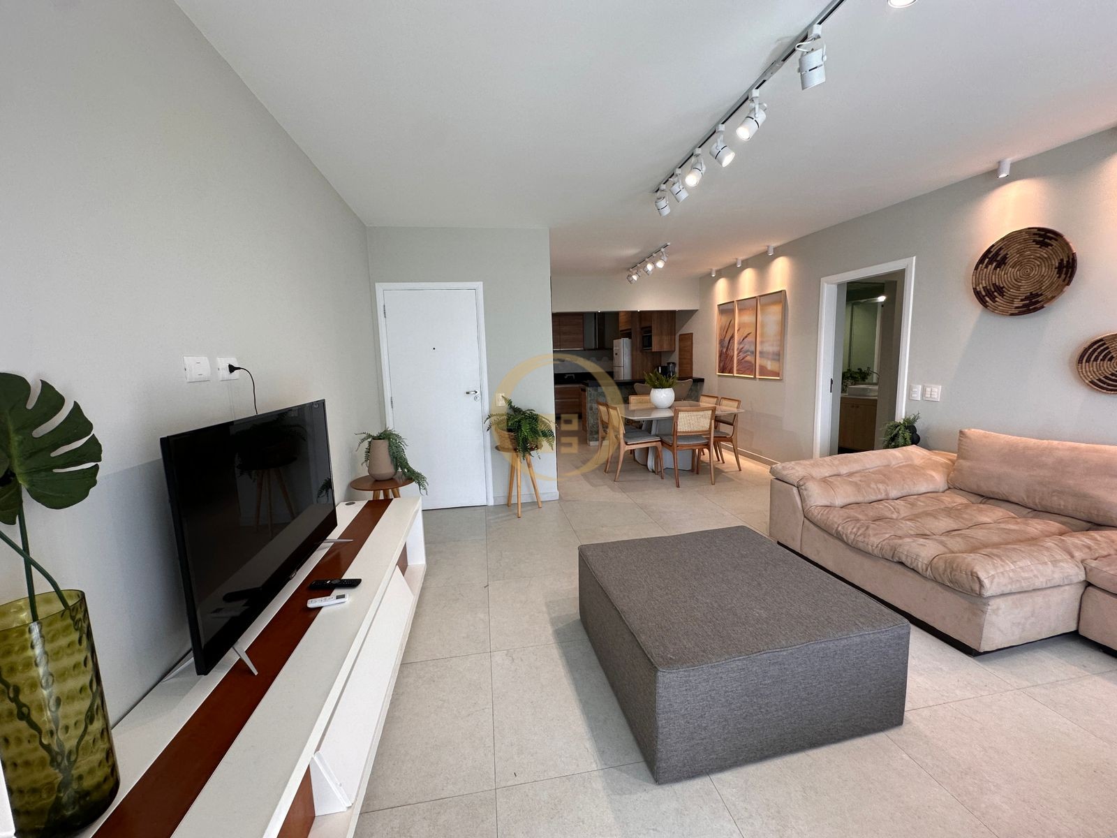 Apartamento Frente ao Mar nas Pitangueiras, Guarujá - SP