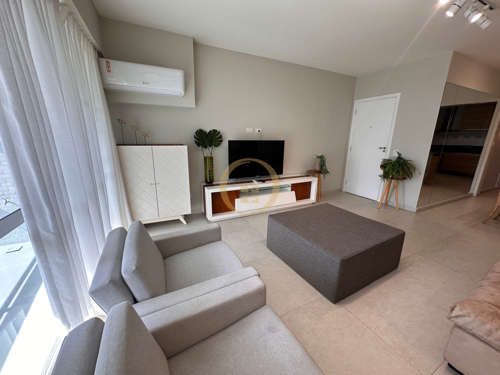 Apartamento Frente ao Mar nas Pitangueiras, Guarujá - SP