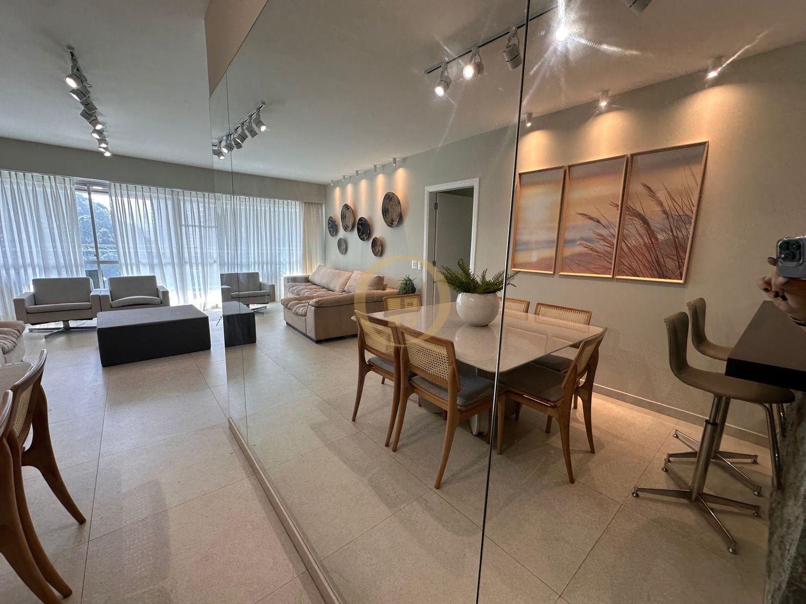 Apartamento Frente ao Mar nas Pitangueiras, Guarujá - SP