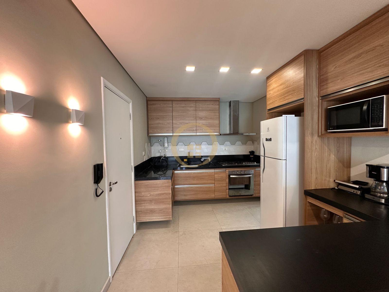 Apartamento Frente ao Mar nas Pitangueiras, Guarujá - SP