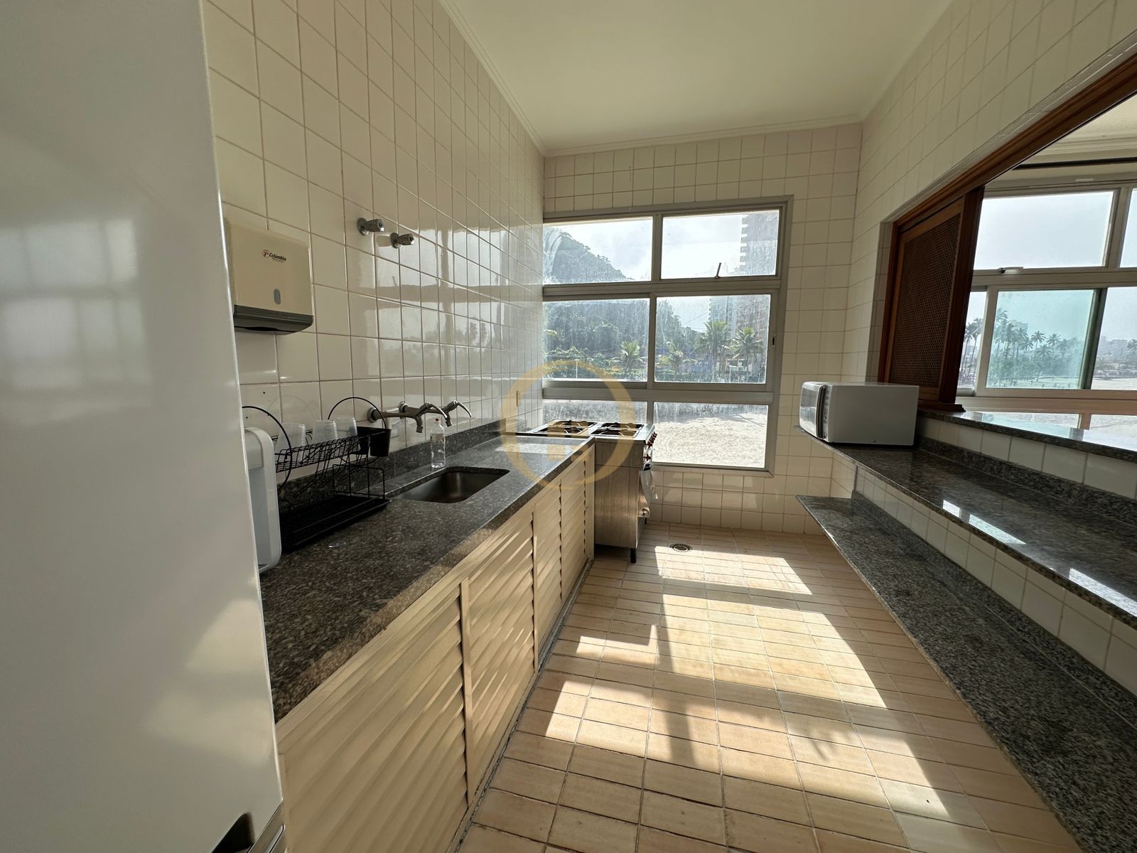 Apartamento Frente ao Mar nas Pitangueiras, Guarujá - SP