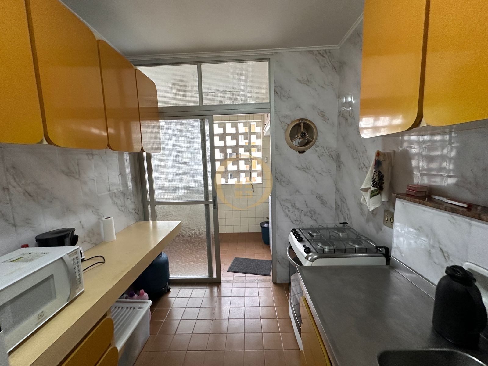 Apartamento na Praia das Pitangueiras, Guarujá - SP