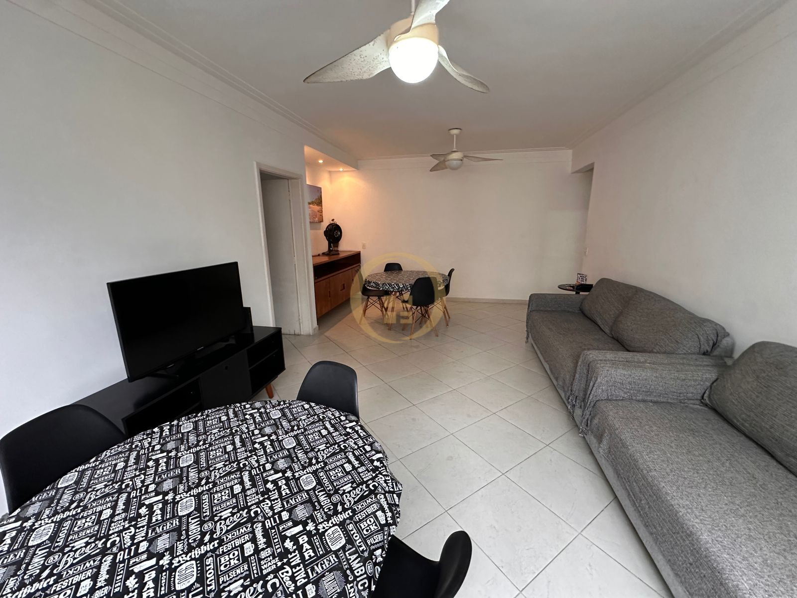Apartamento na Praia das Pitangueiras, Guarujá - SP