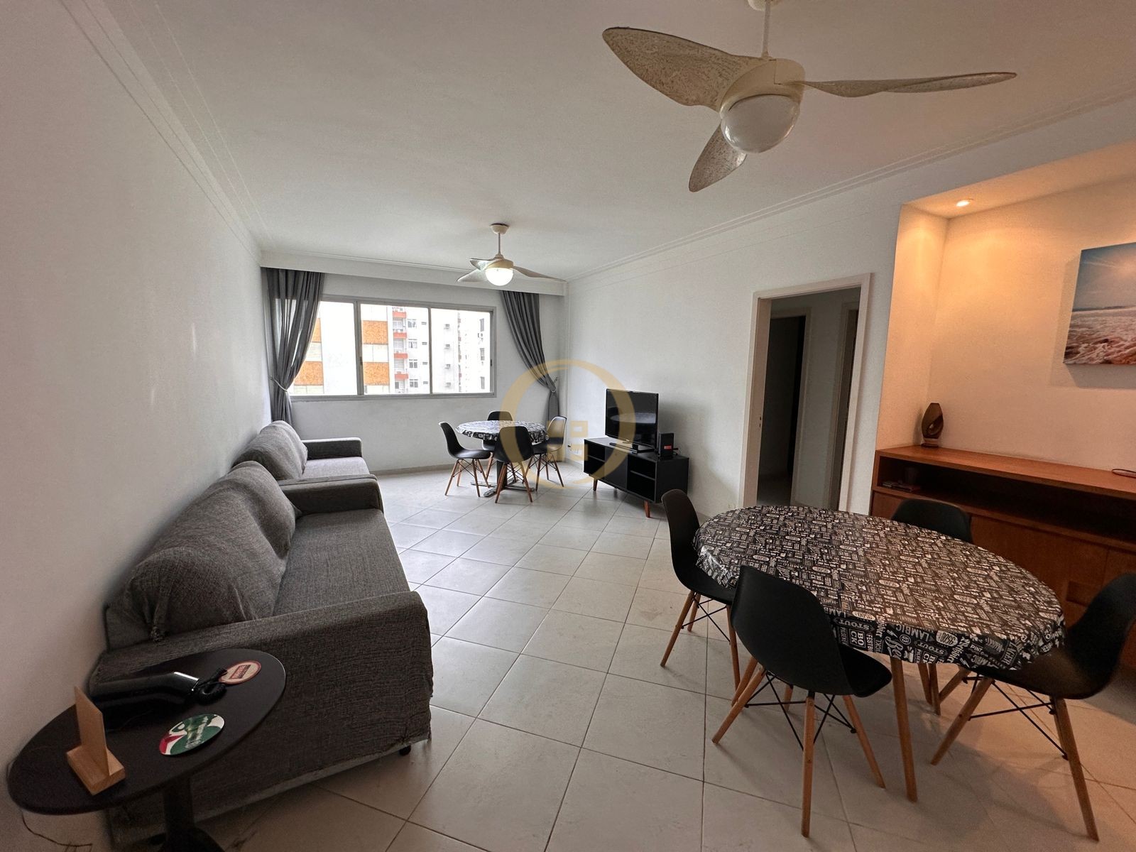 Apartamento na Praia das Pitangueiras, Guarujá - SP