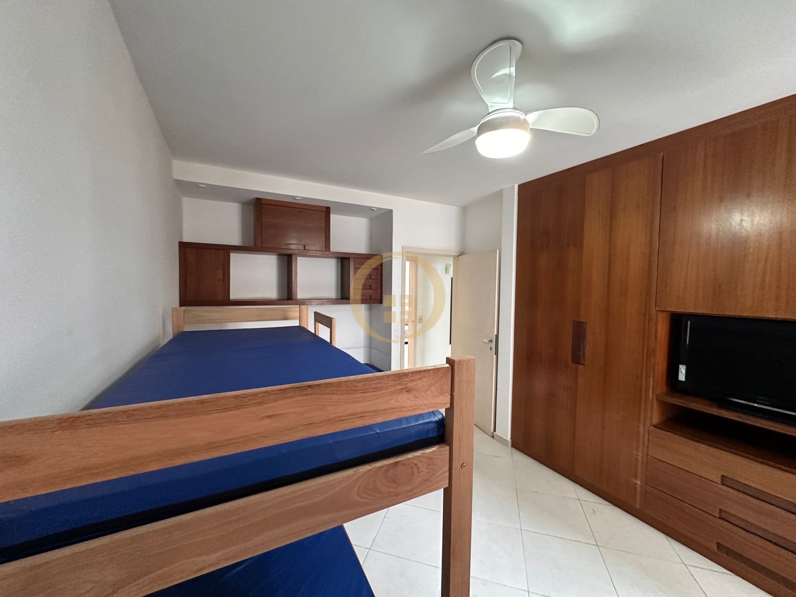 Apartamento na Praia das Pitangueiras, Guarujá - SP