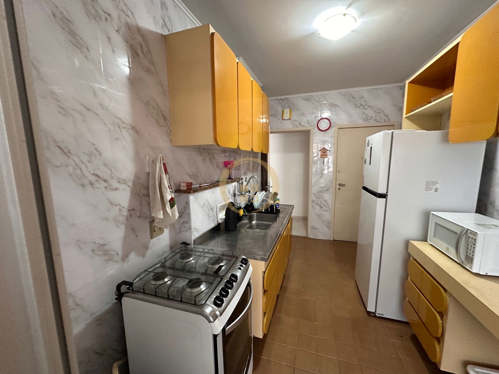Apartamento na Praia das Pitangueiras, Guarujá - SP