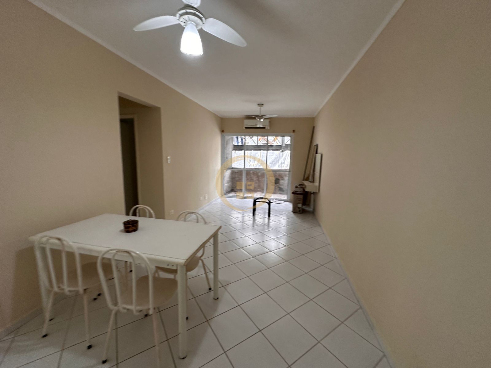 Apartamento na Praia das Pitangueiras, Guarujá - SP