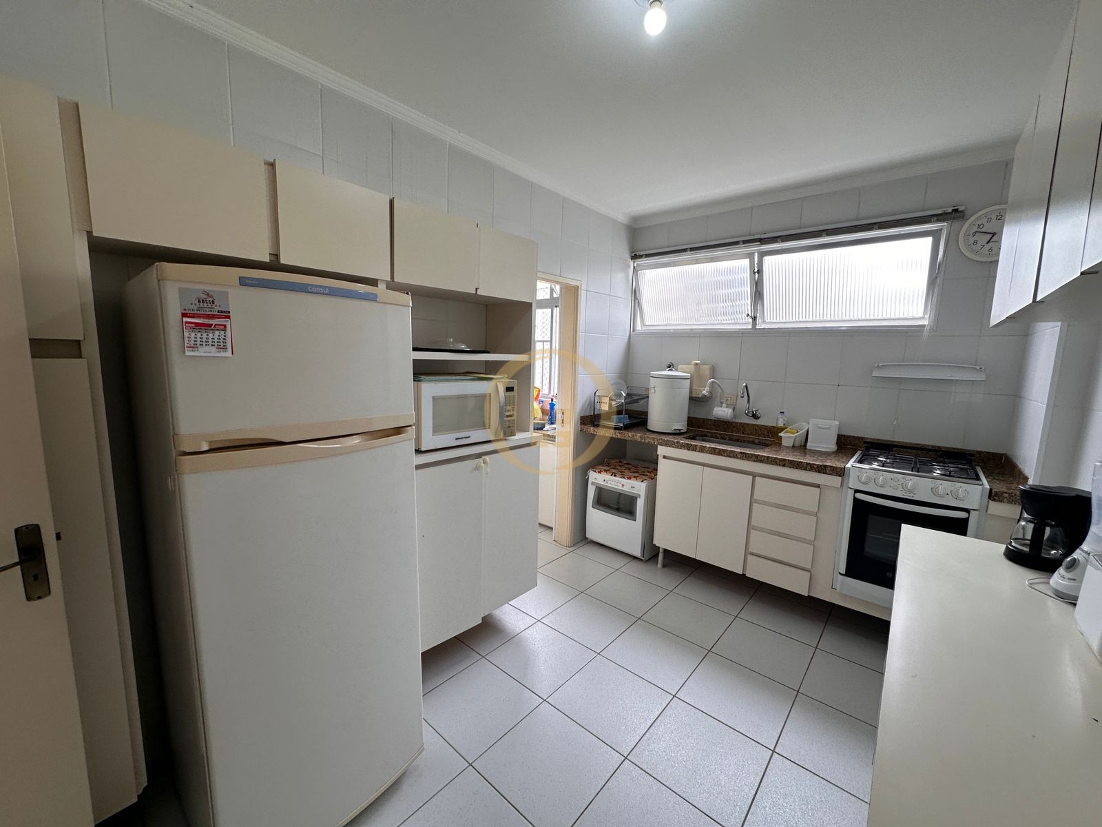 Apartamento na Praia das Pitangueiras, Guarujá - SP