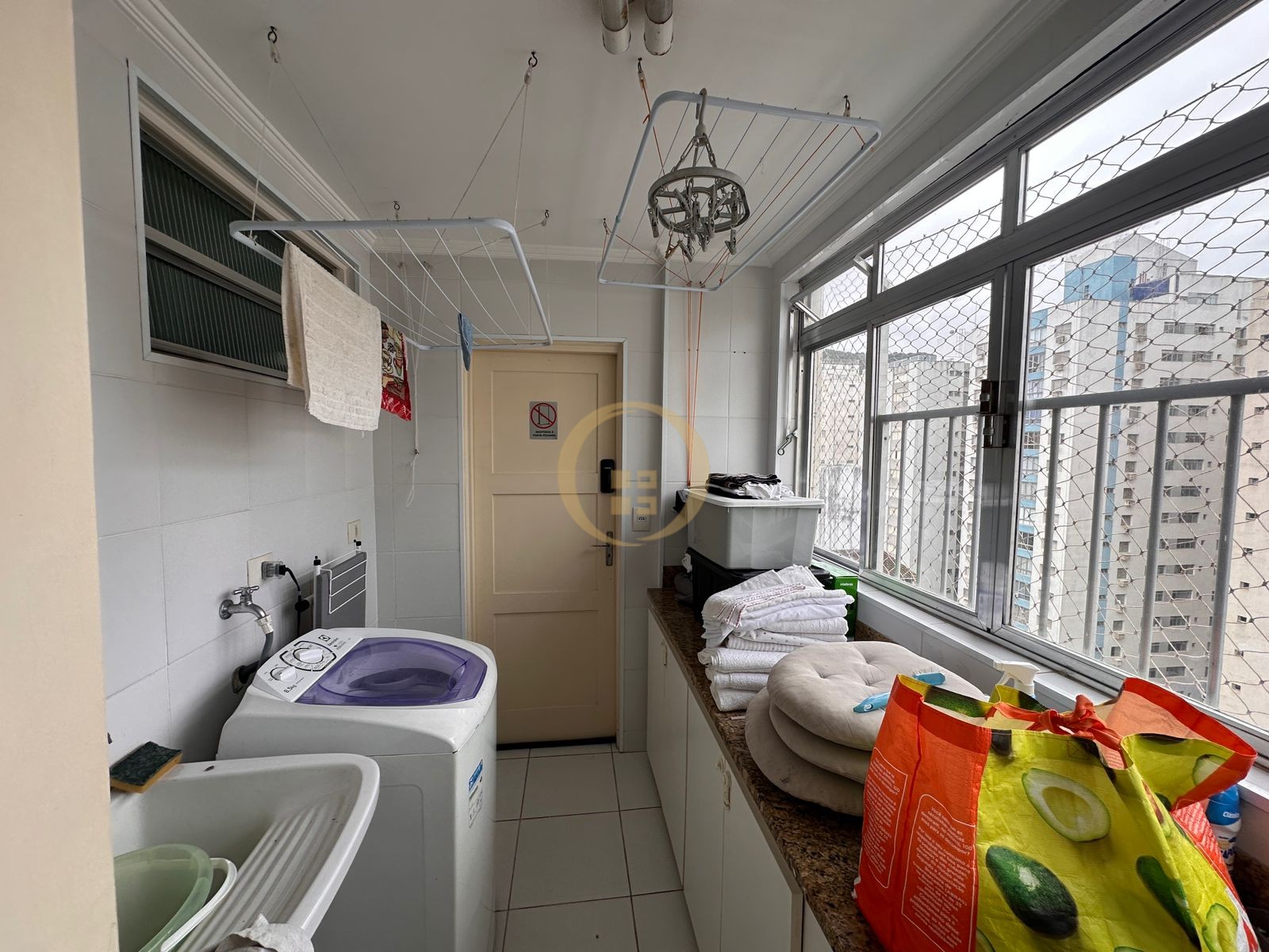 Apartamento na Praia das Pitangueiras, Guarujá - SP