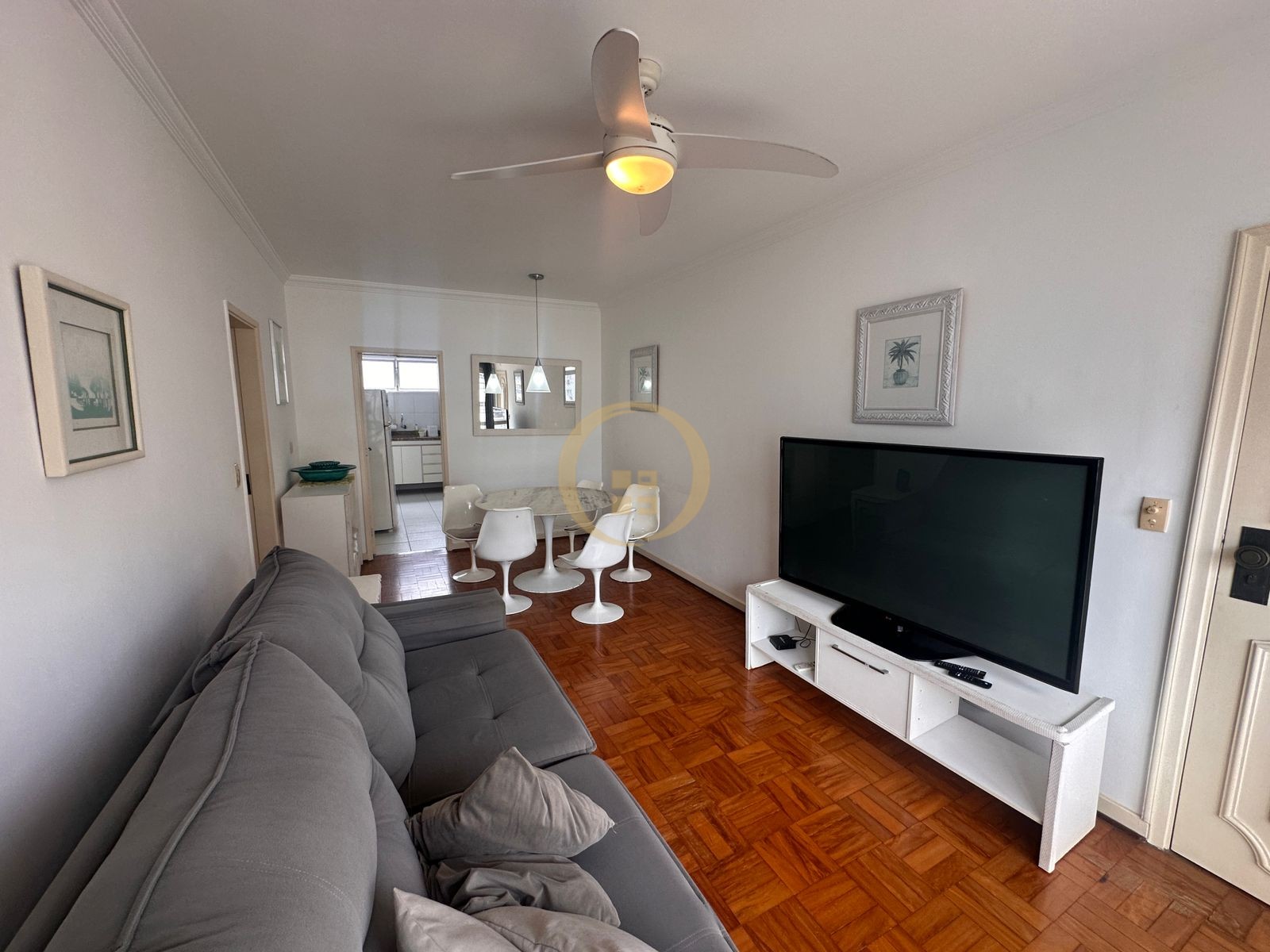 Apartamento na Praia das Pitangueiras, Guarujá - SP