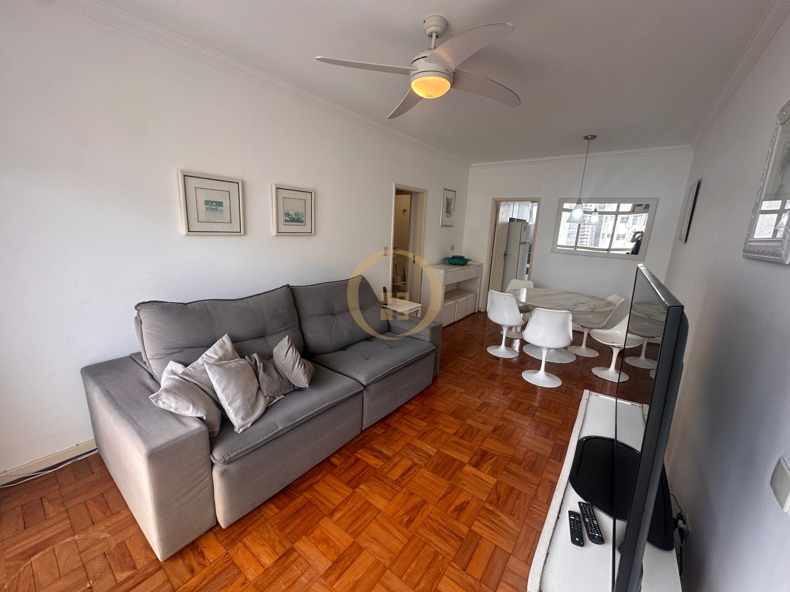 Apartamento na Praia das Pitangueiras, Guarujá - SP