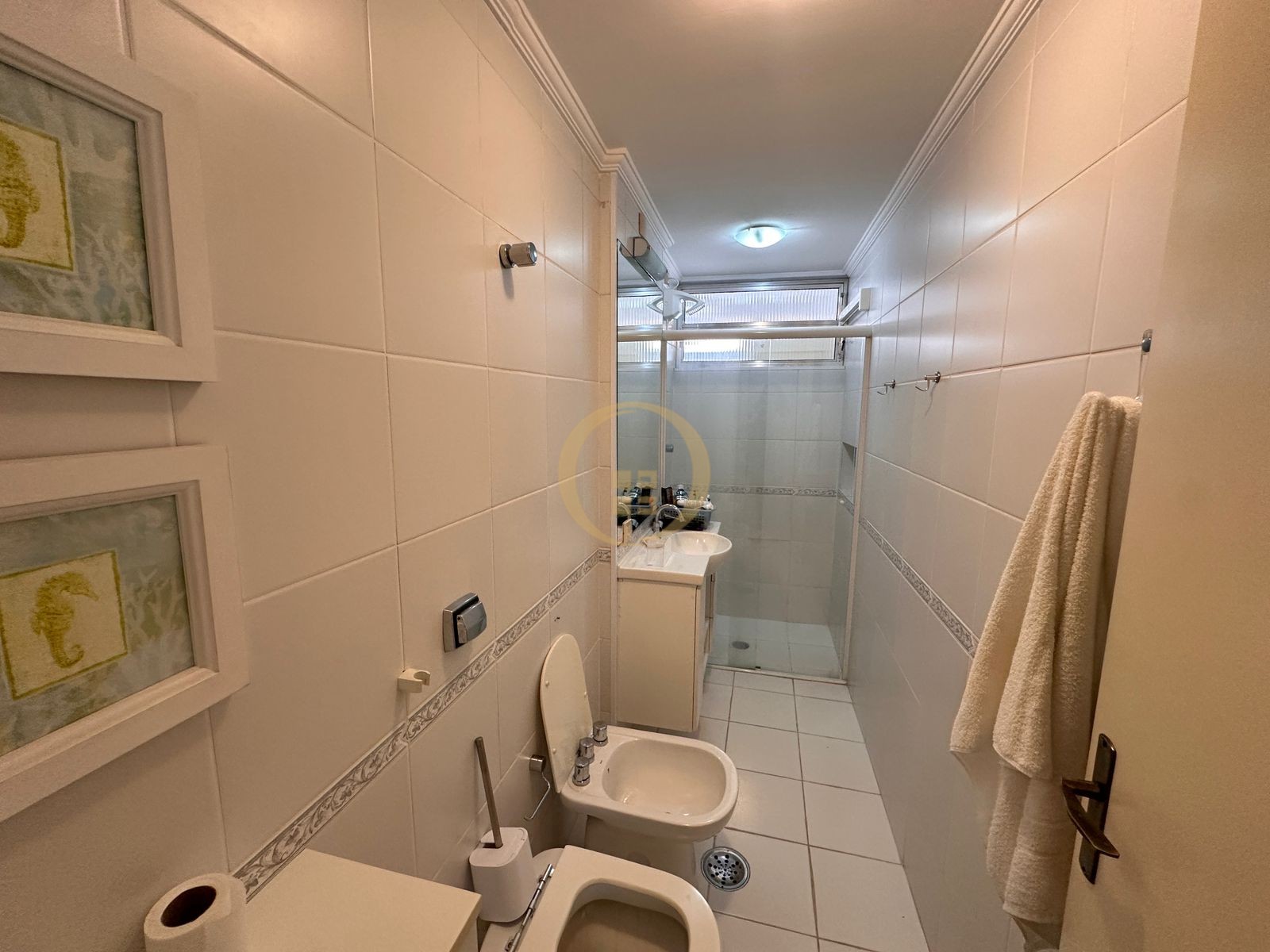 Apartamento na Praia das Pitangueiras, Guarujá - SP