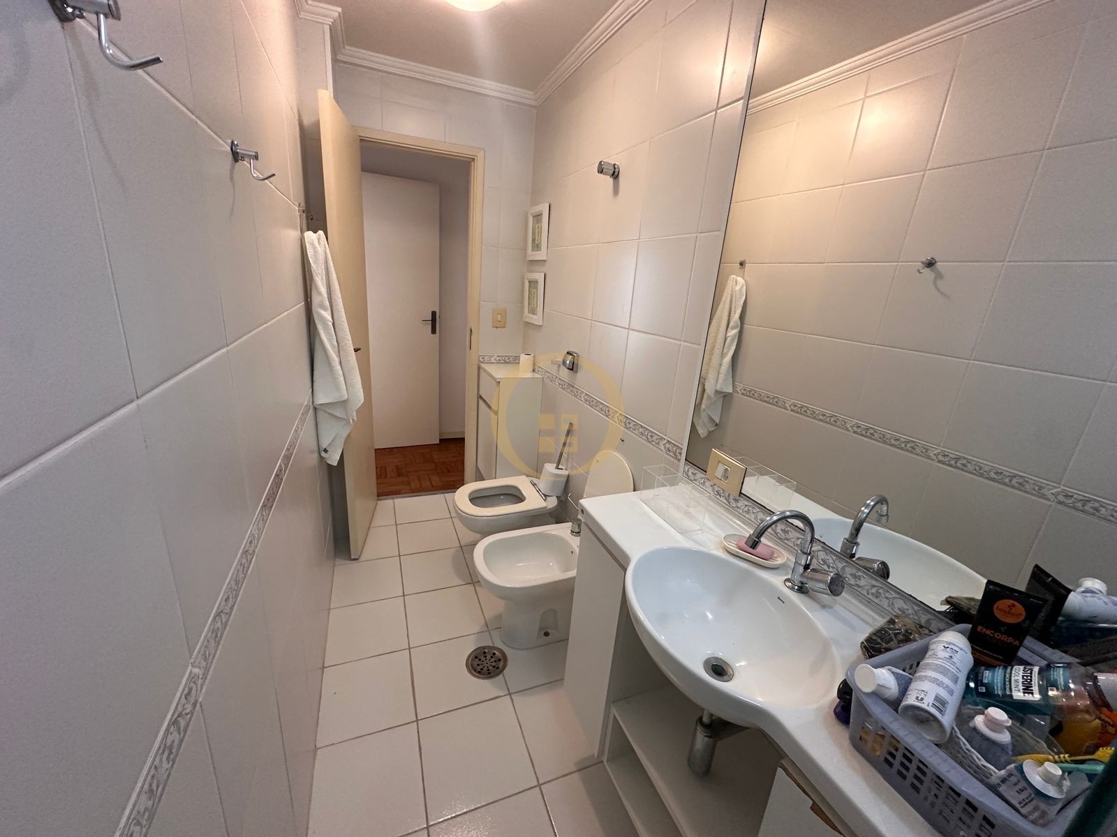 Apartamento na Praia das Pitangueiras, Guarujá - SP