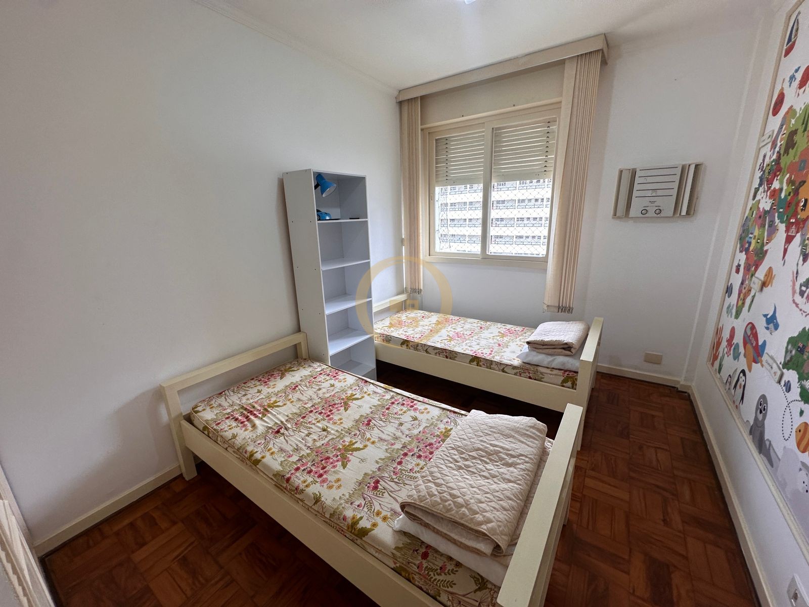 Apartamento na Praia das Pitangueiras, Guarujá - SP