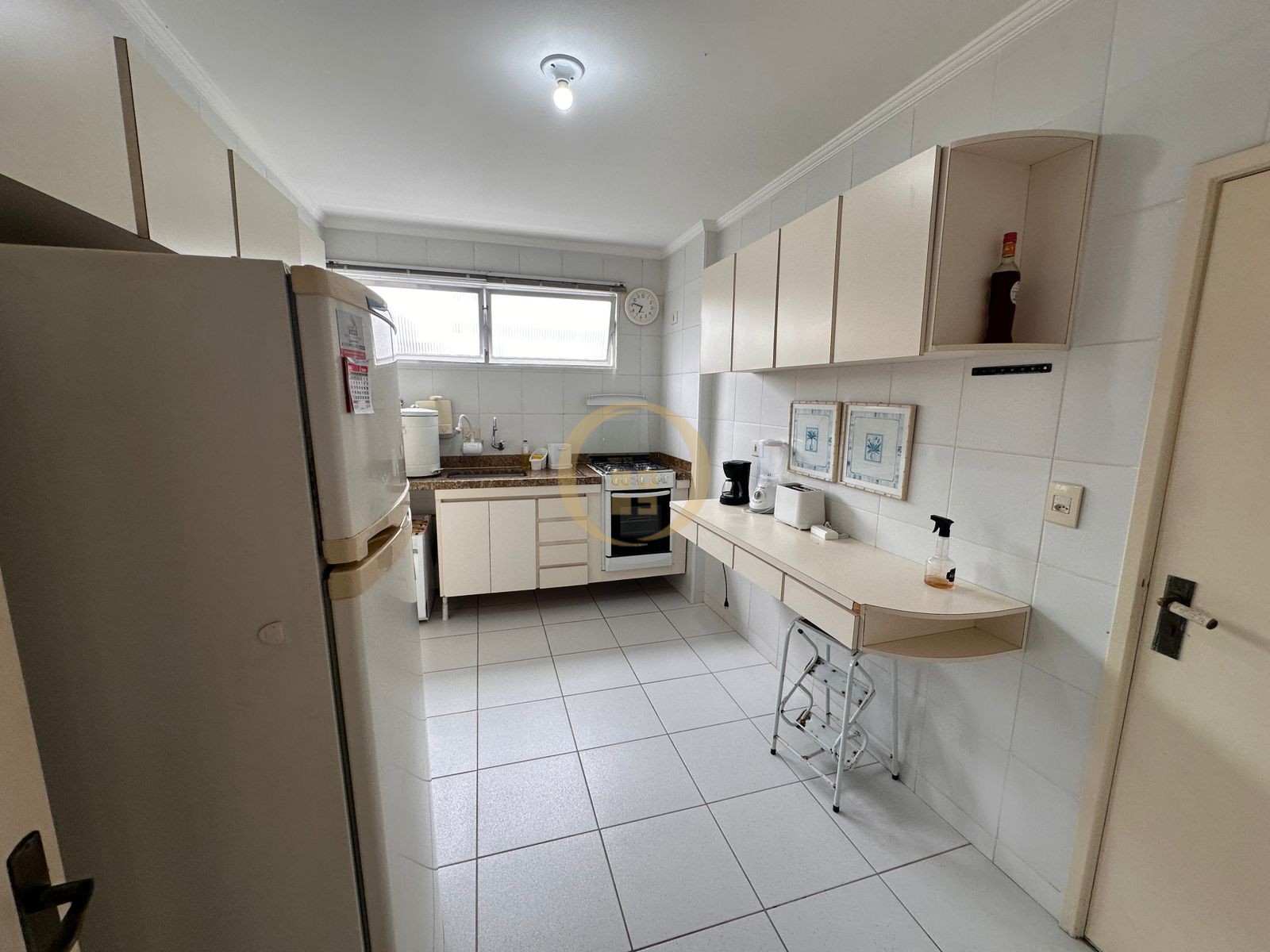 Apartamento na Praia das Pitangueiras, Guarujá - SP
