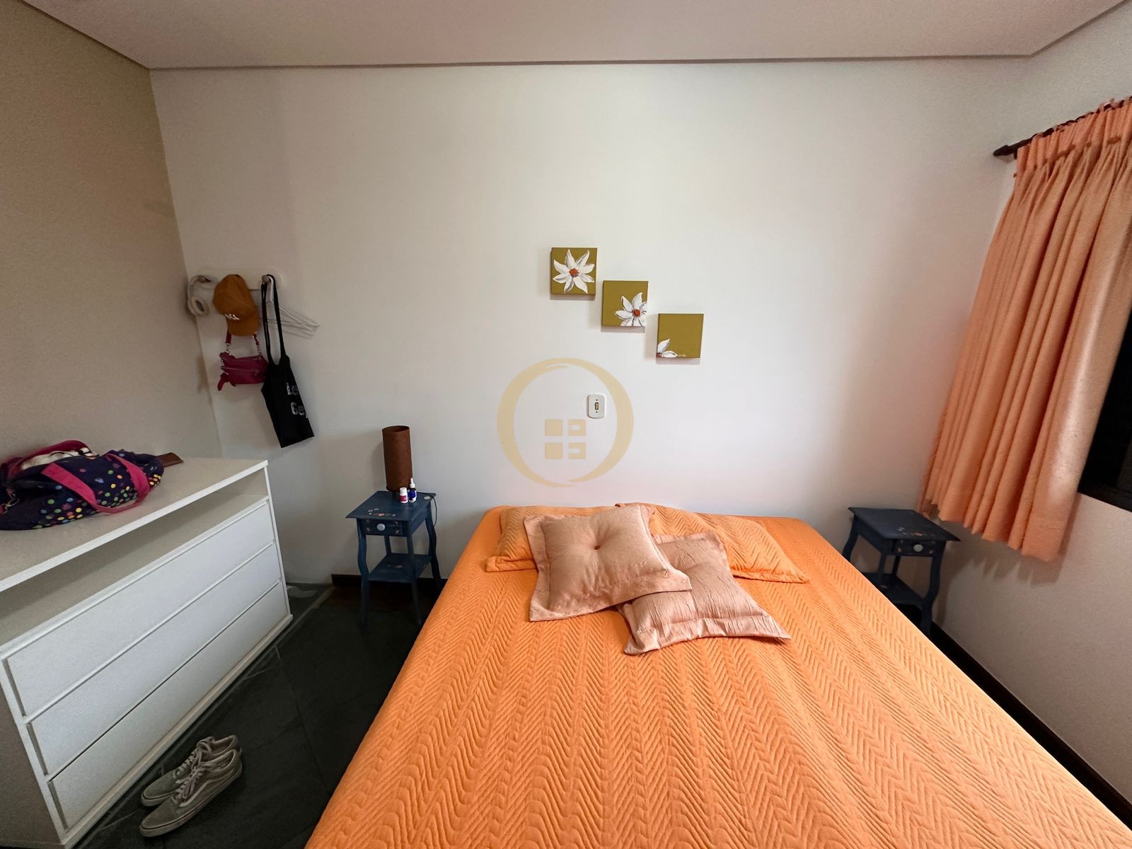Apartamento na Praia das Pitangueiras, Guarujá - SP