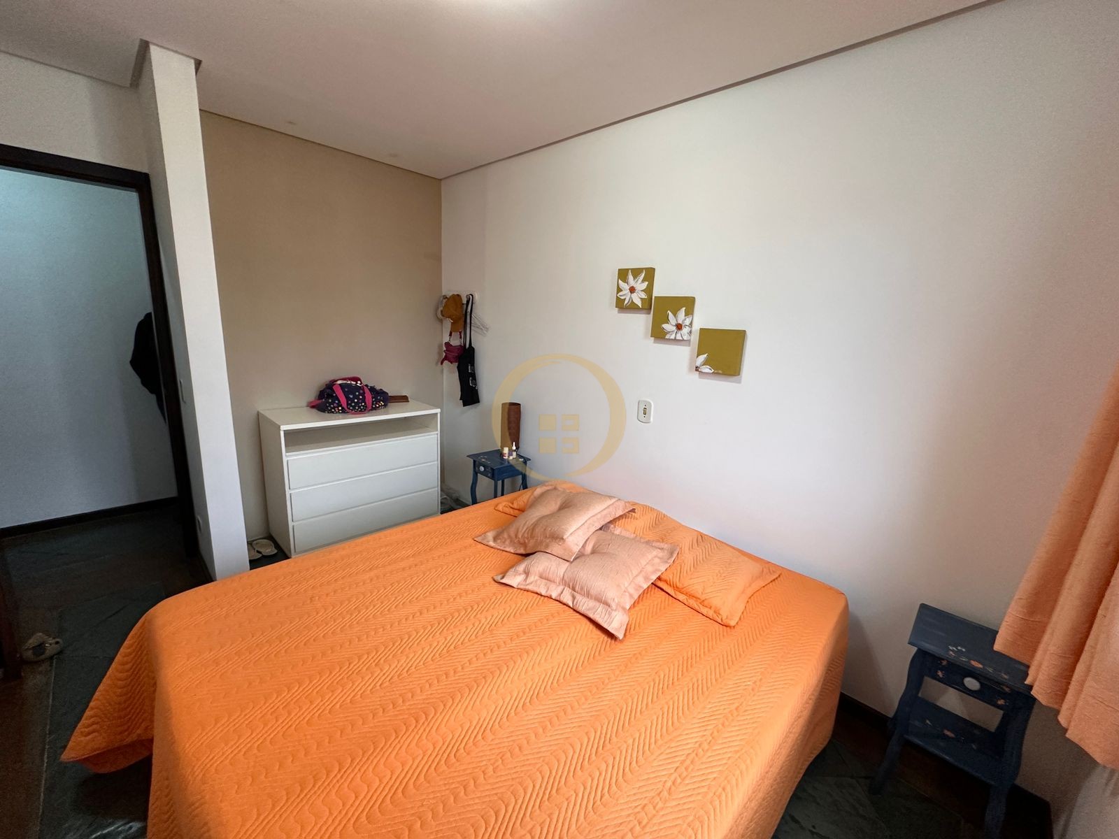 Apartamento na Praia das Pitangueiras, Guarujá - SP
