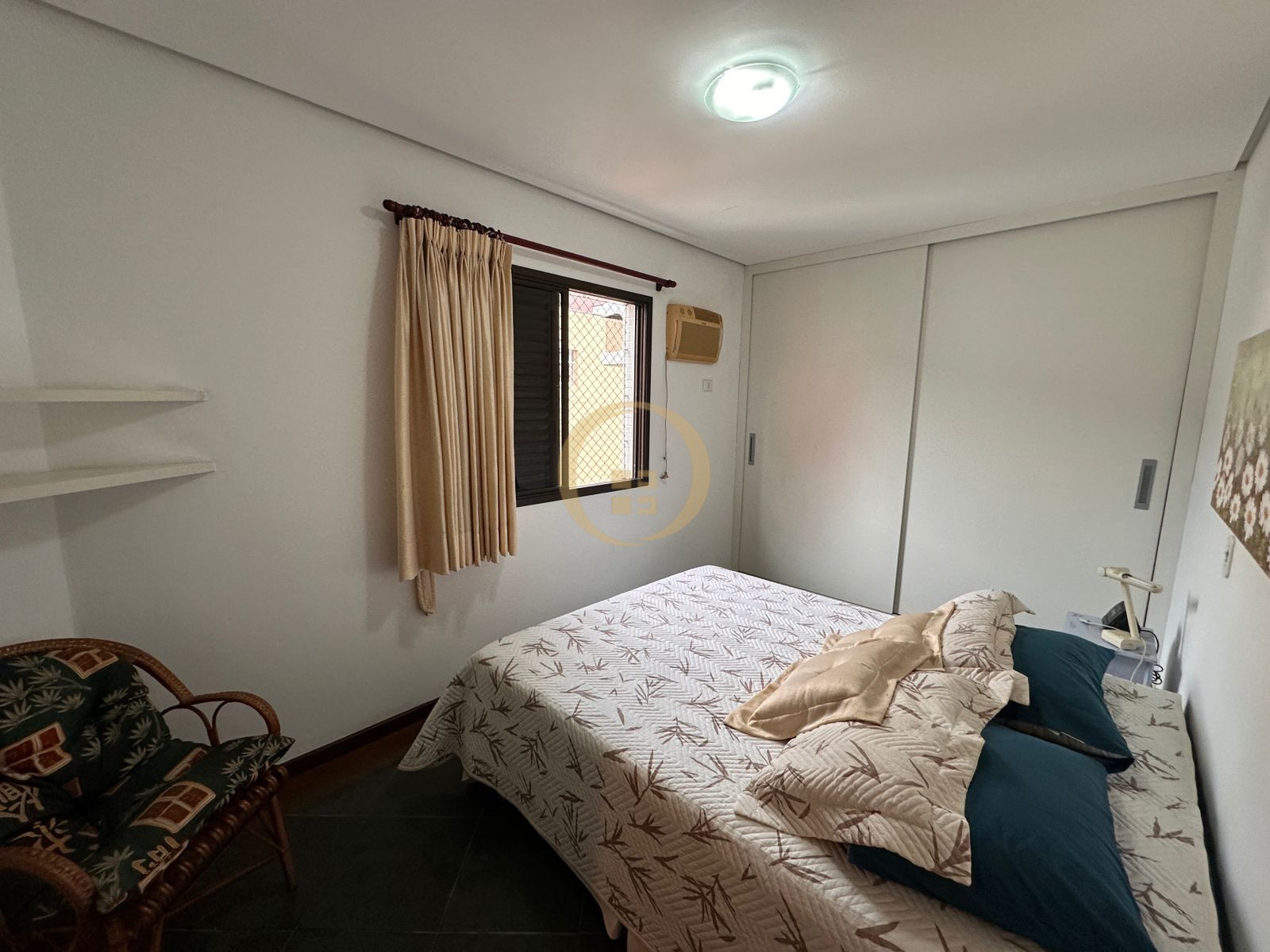 Apartamento na Praia das Pitangueiras, Guarujá - SP