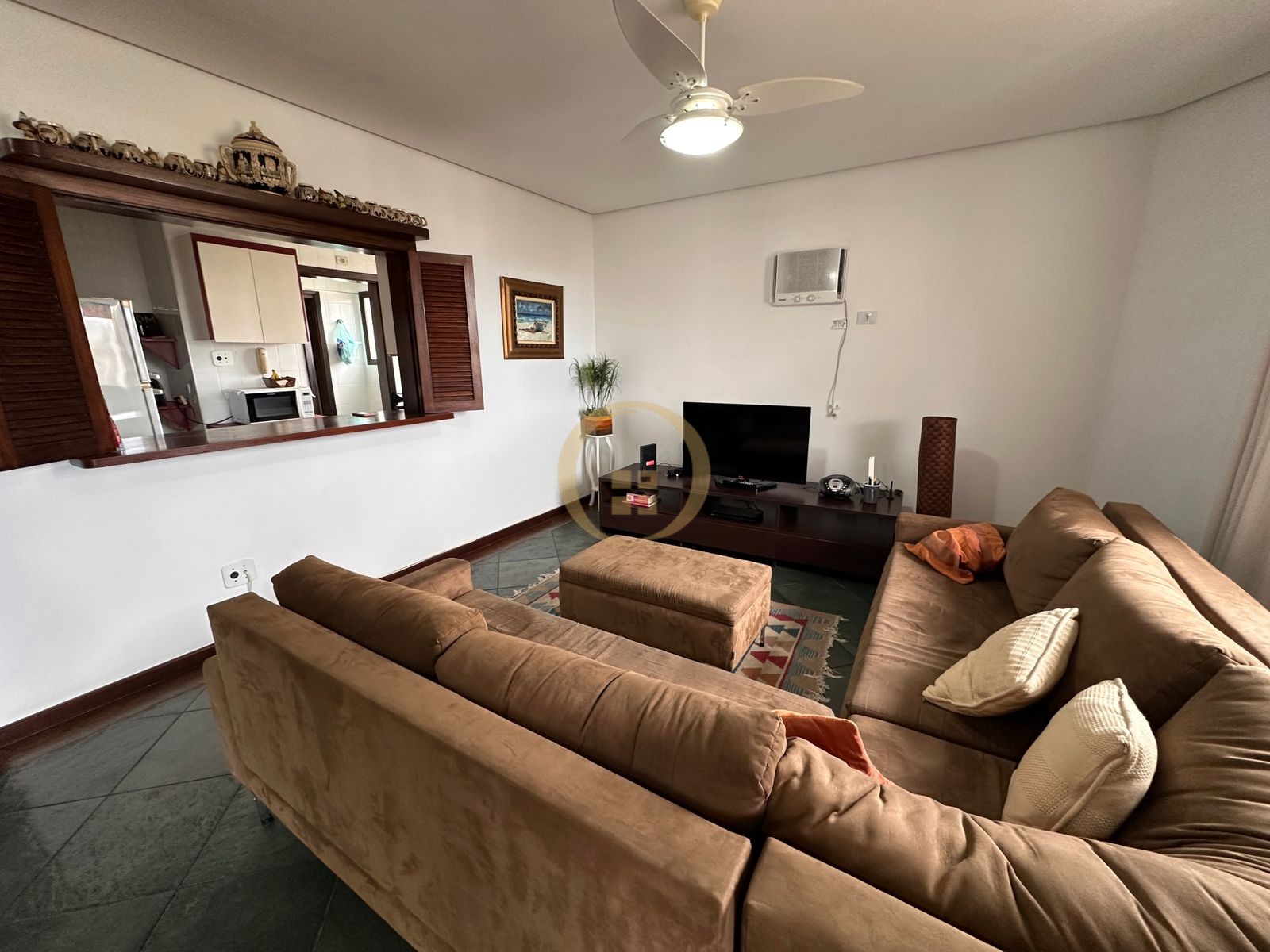 Apartamento na Praia das Pitangueiras, Guarujá - SP
