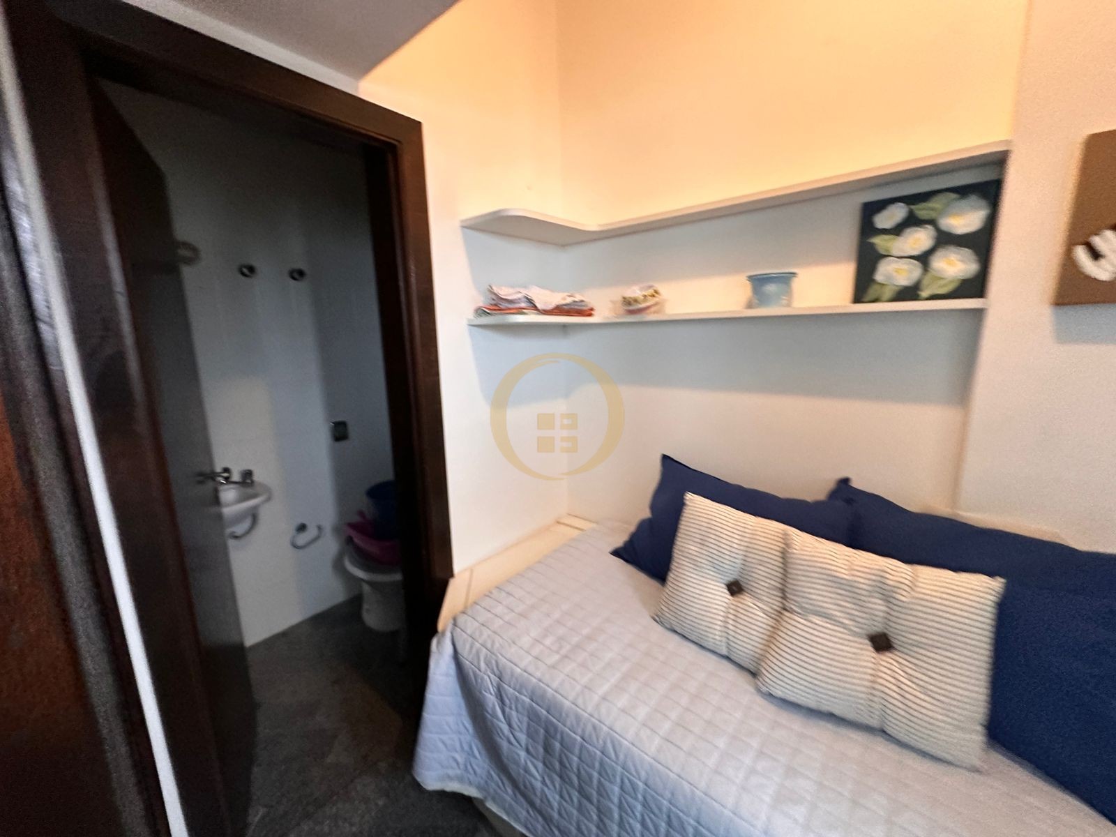 Apartamento na Praia das Pitangueiras, Guarujá - SP