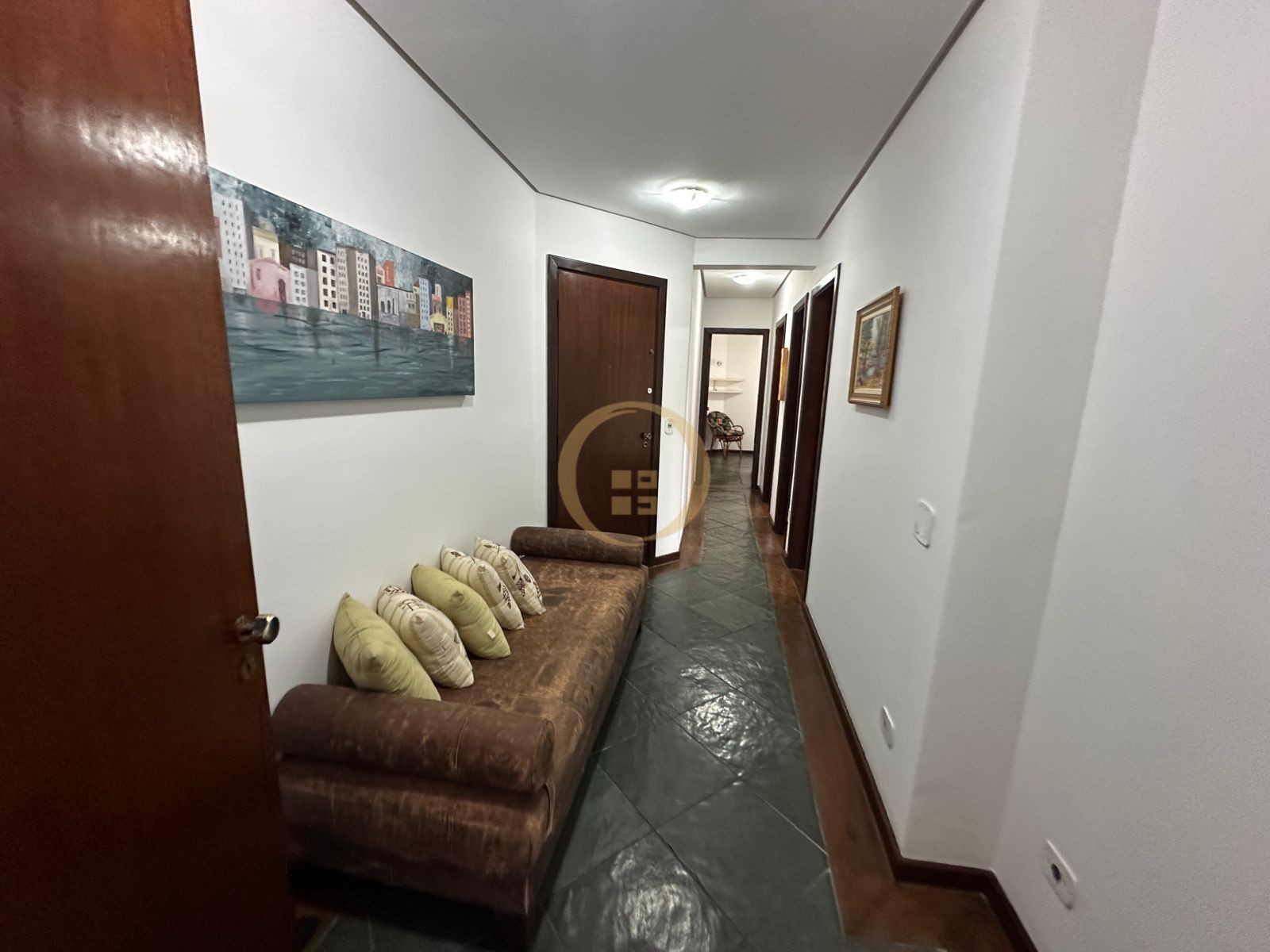 Apartamento na Praia das Pitangueiras, Guarujá - SP