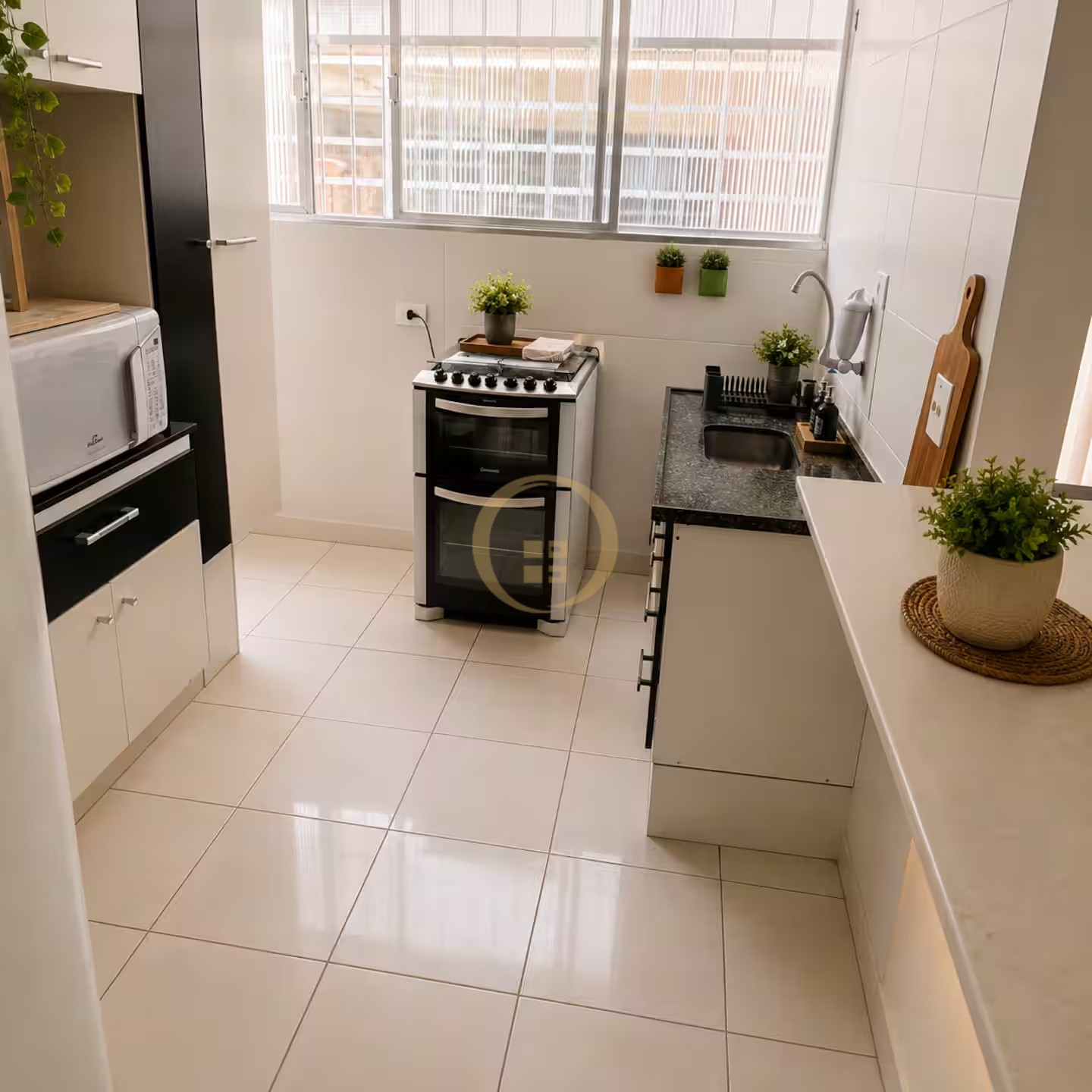 Apartamento na Praia da Enseada, Guarujá - SP
