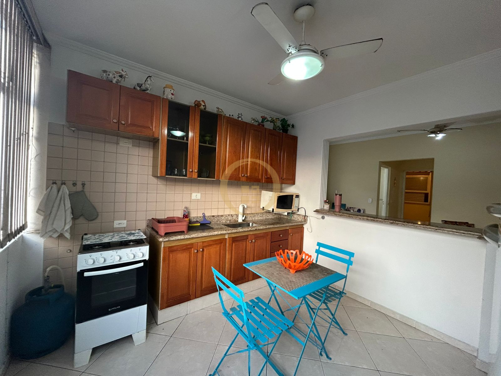 Apartamento na Praia das Pitangueiras, Guarujá - SP