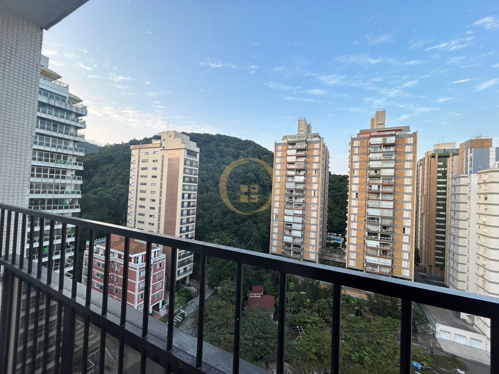 Apartamento na Praia das Pitangueiras, Guarujá - SP