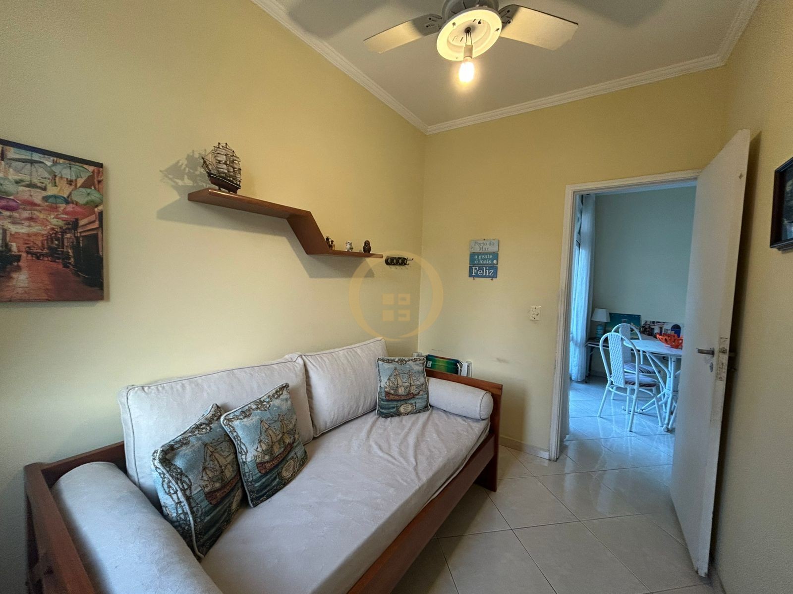 Apartamento na Praia das Pitangueiras, Guarujá - SP