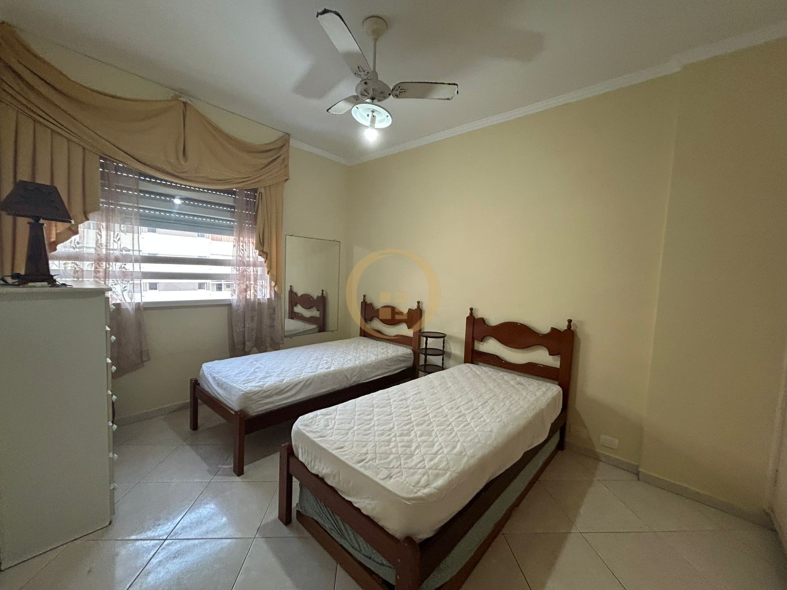 Apartamento na Praia das Pitangueiras, Guarujá - SP