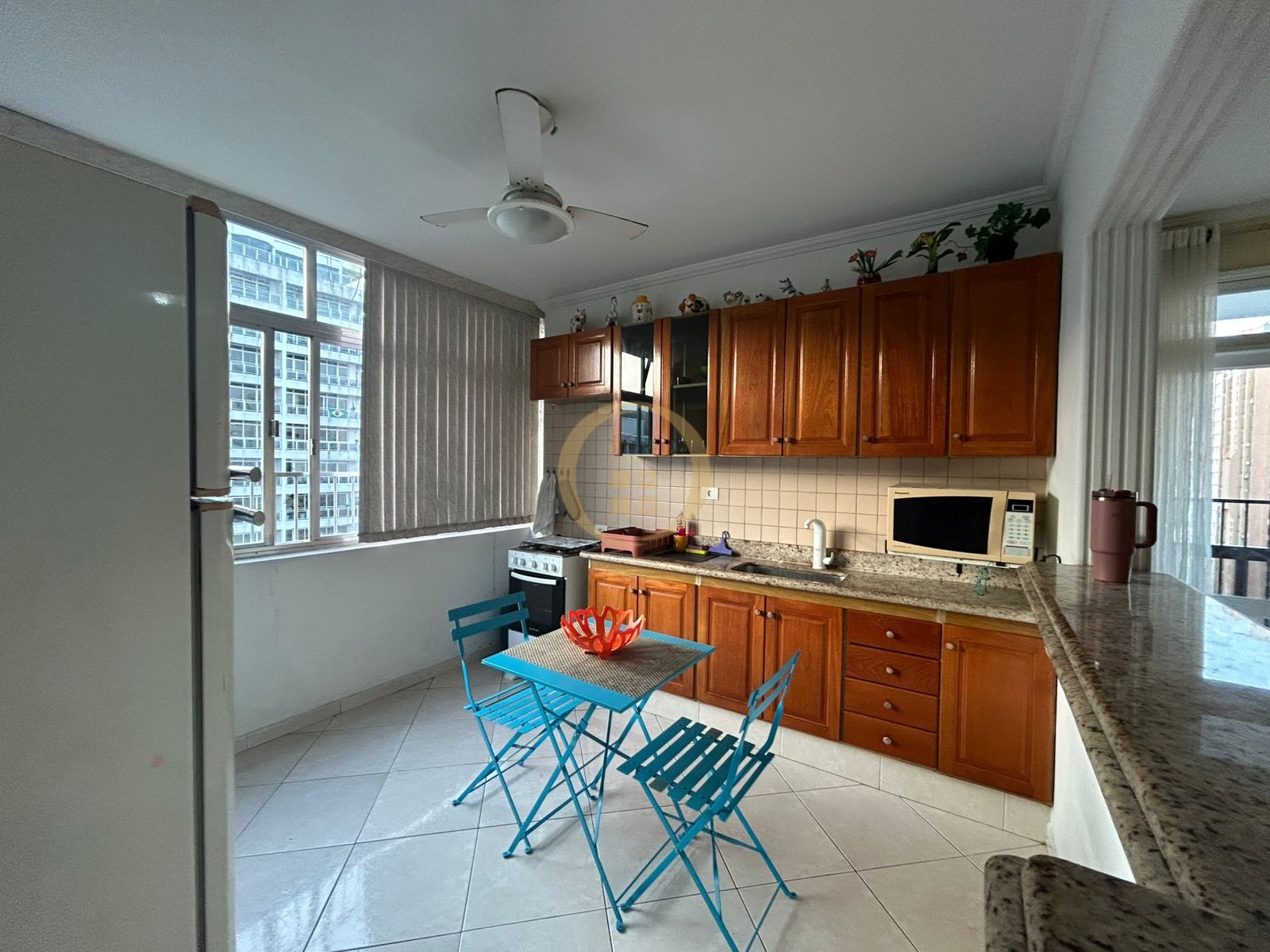 Apartamento na Praia das Pitangueiras, Guarujá - SP