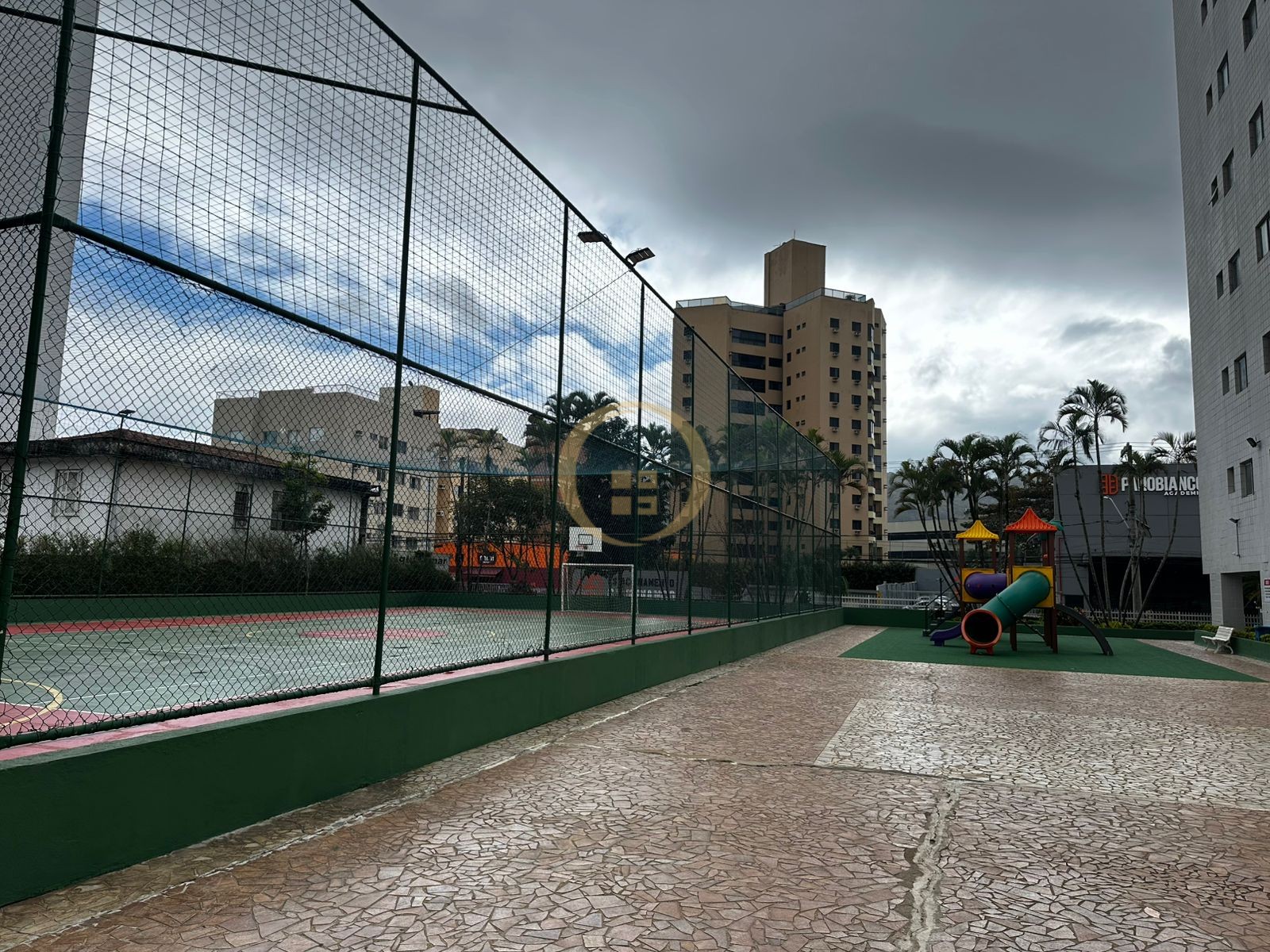 Apartamento na Praia da Enseada, Guarujá - SP