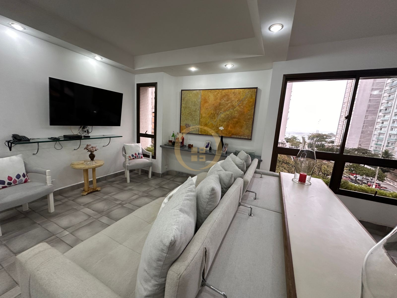 Apartamento na Praia das Pitangueiras, Guarujá - SP