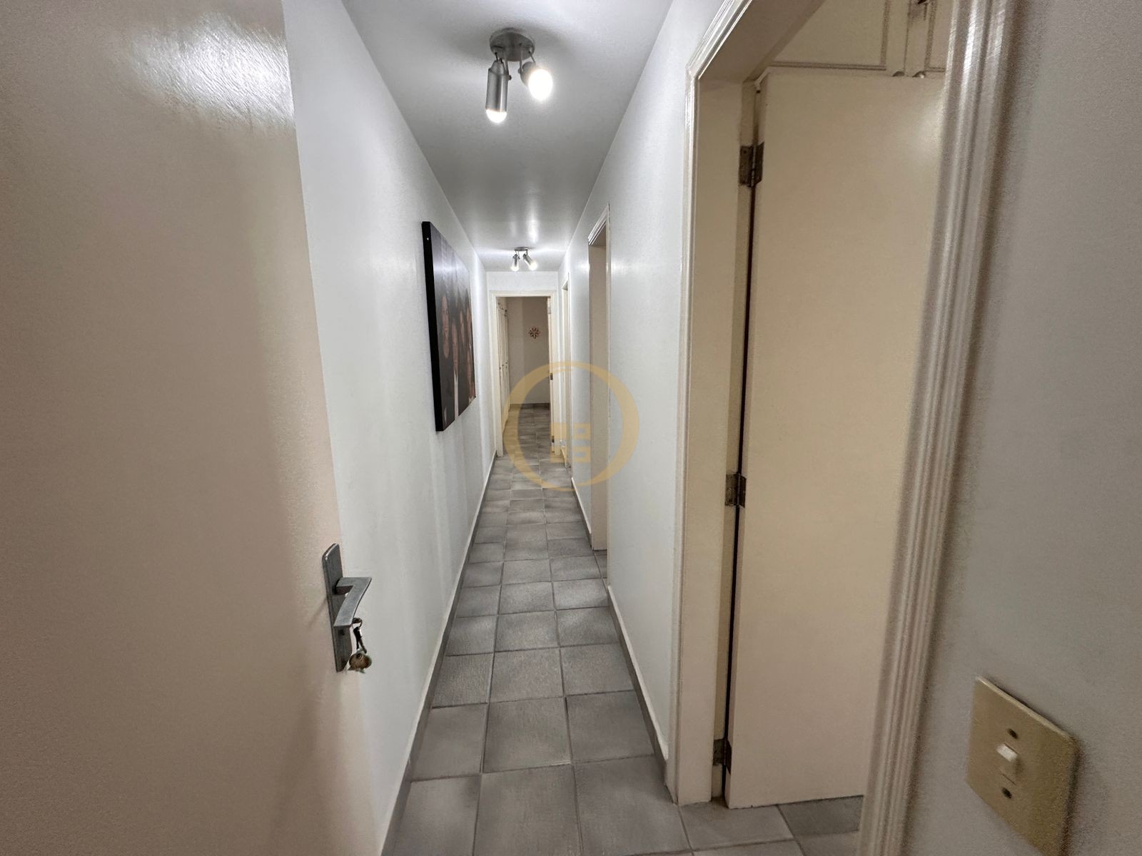 Apartamento na Praia das Pitangueiras, Guarujá - SP