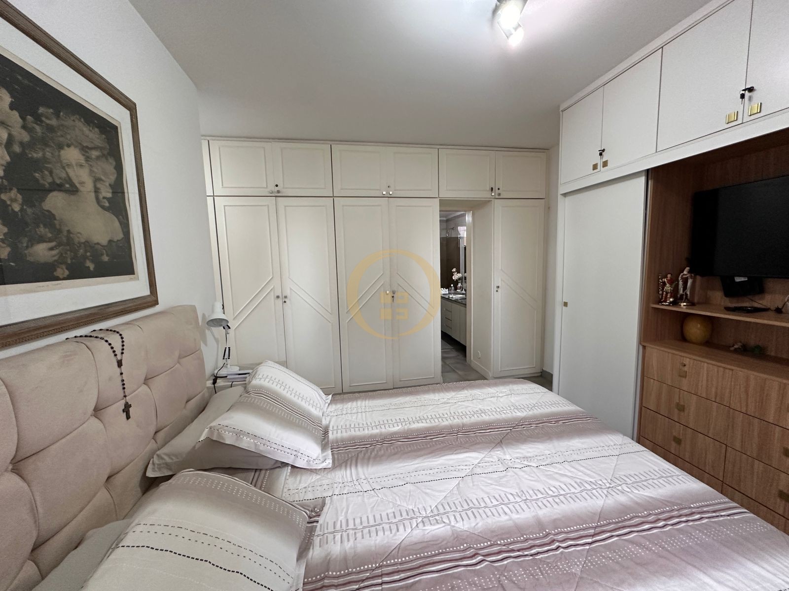 Apartamento na Praia das Pitangueiras, Guarujá - SP