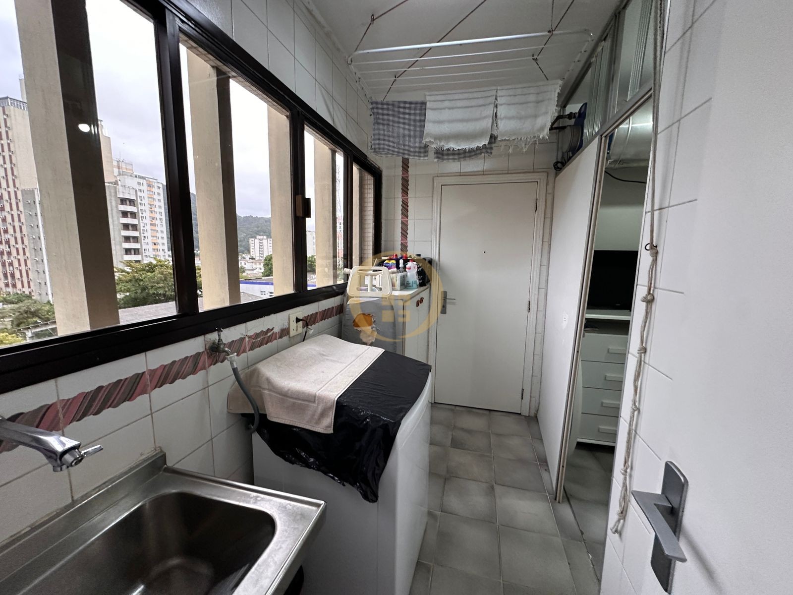 Apartamento na Praia das Pitangueiras, Guarujá - SP