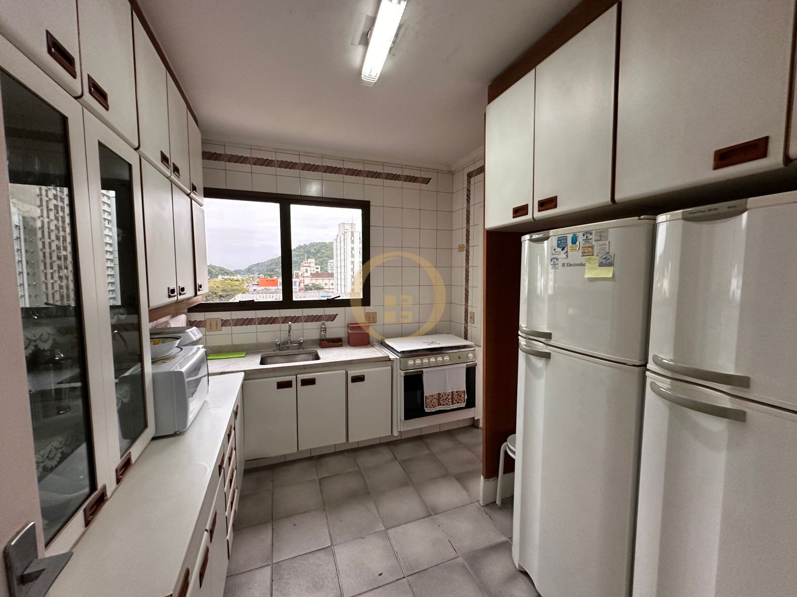 Apartamento na Praia das Pitangueiras, Guarujá - SP