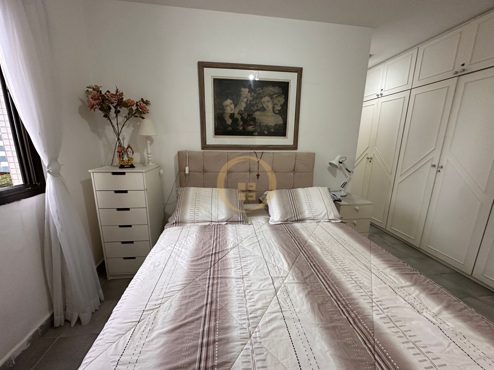 Apartamento na Praia das Pitangueiras, Guarujá - SP