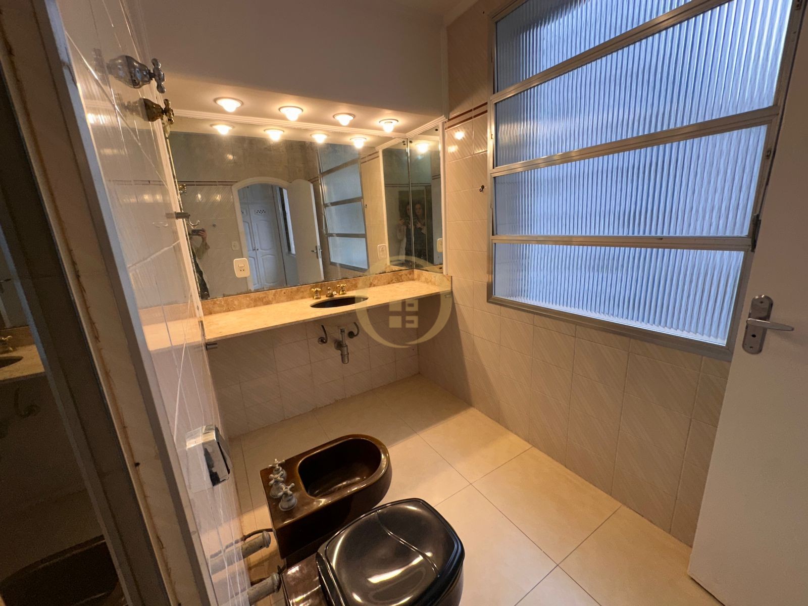 Apartamento Frente ao Mar nas Pitangueiras, Guarujá - SP