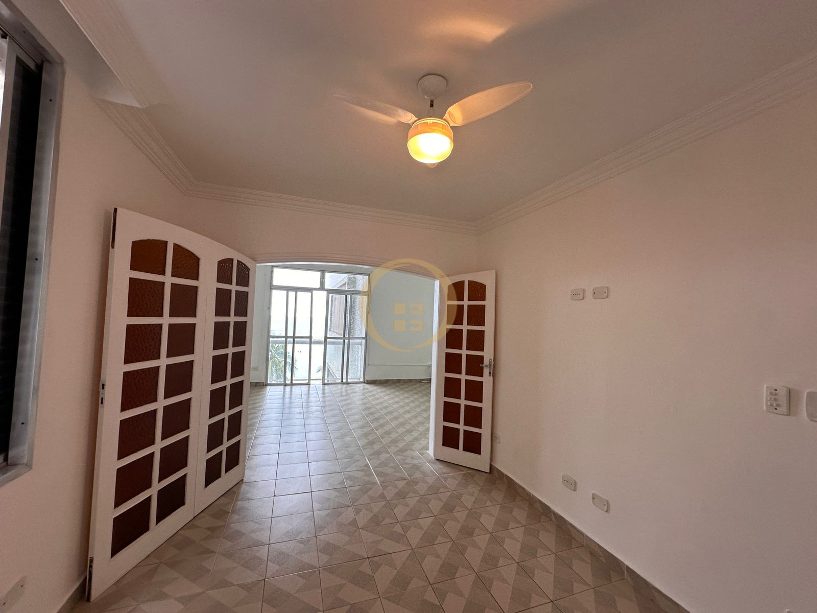 Apartamento Frente ao Mar nas Pitangueiras, Guarujá - SP