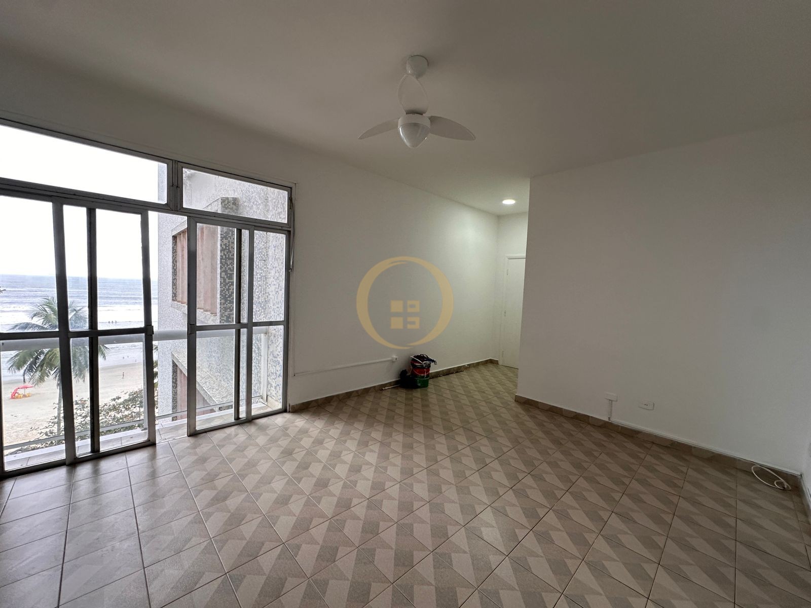 Apartamento Frente ao Mar nas Pitangueiras, Guarujá - SP