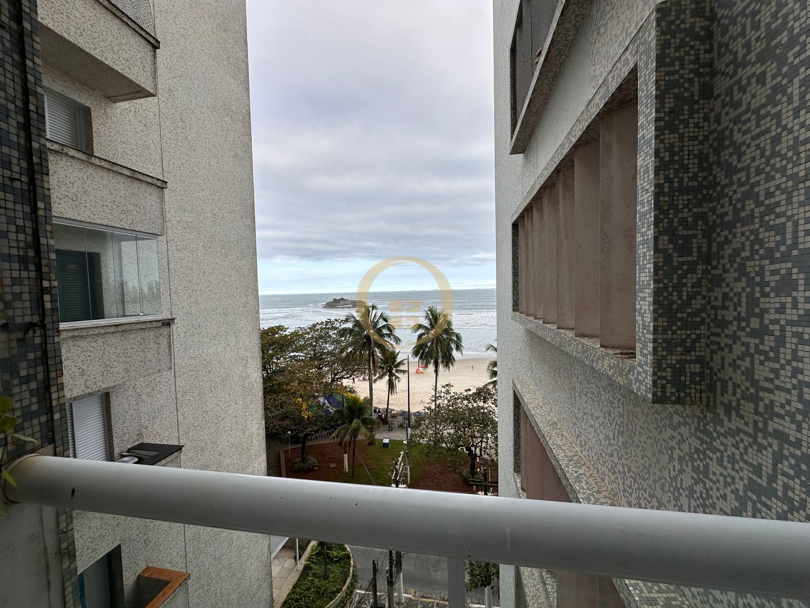 Apartamento Frente ao Mar nas Pitangueiras, Guarujá - SP