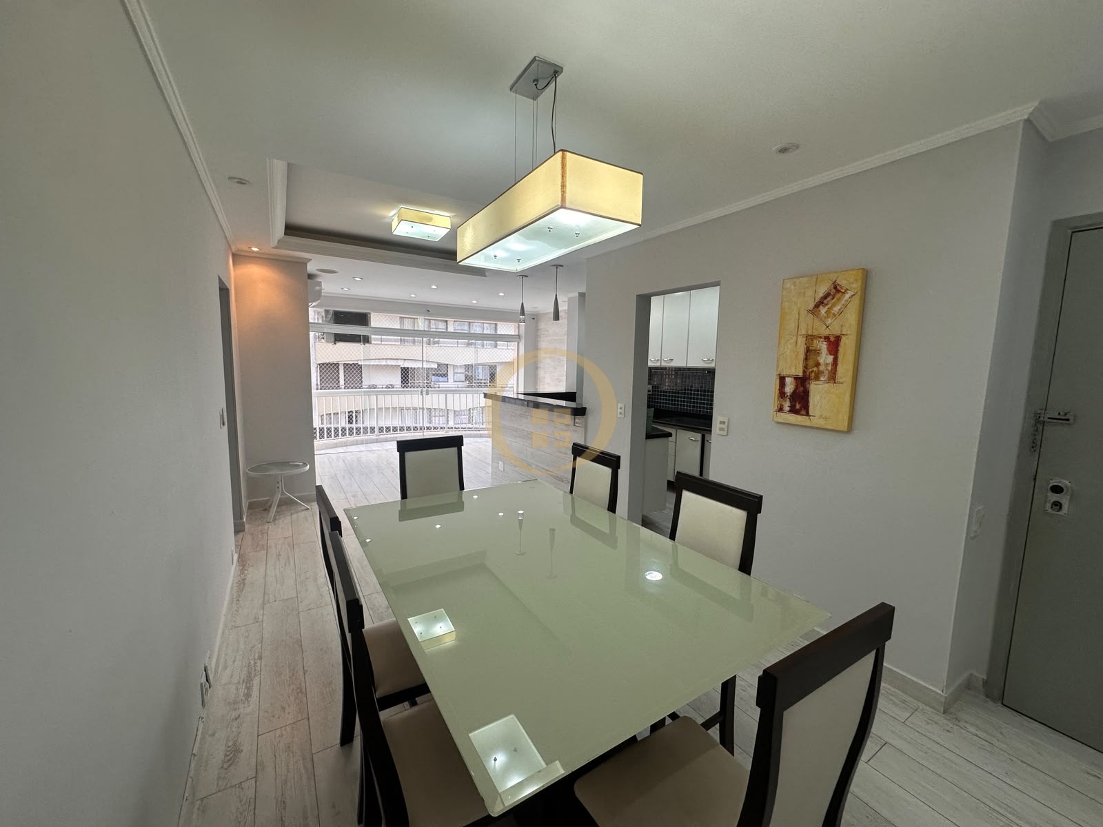 Apartamento na Praia das Pitangueiras, Guarujá - SP