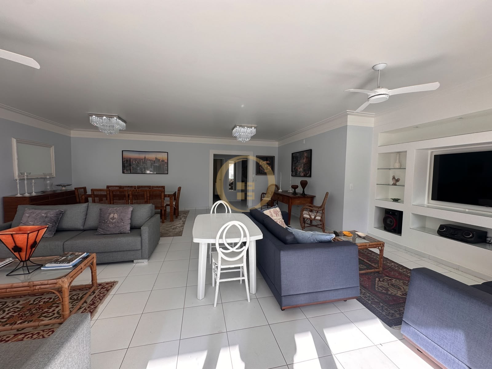 Apartamento Frente ao Mar nas Pitangueiras, Guarujá - SP