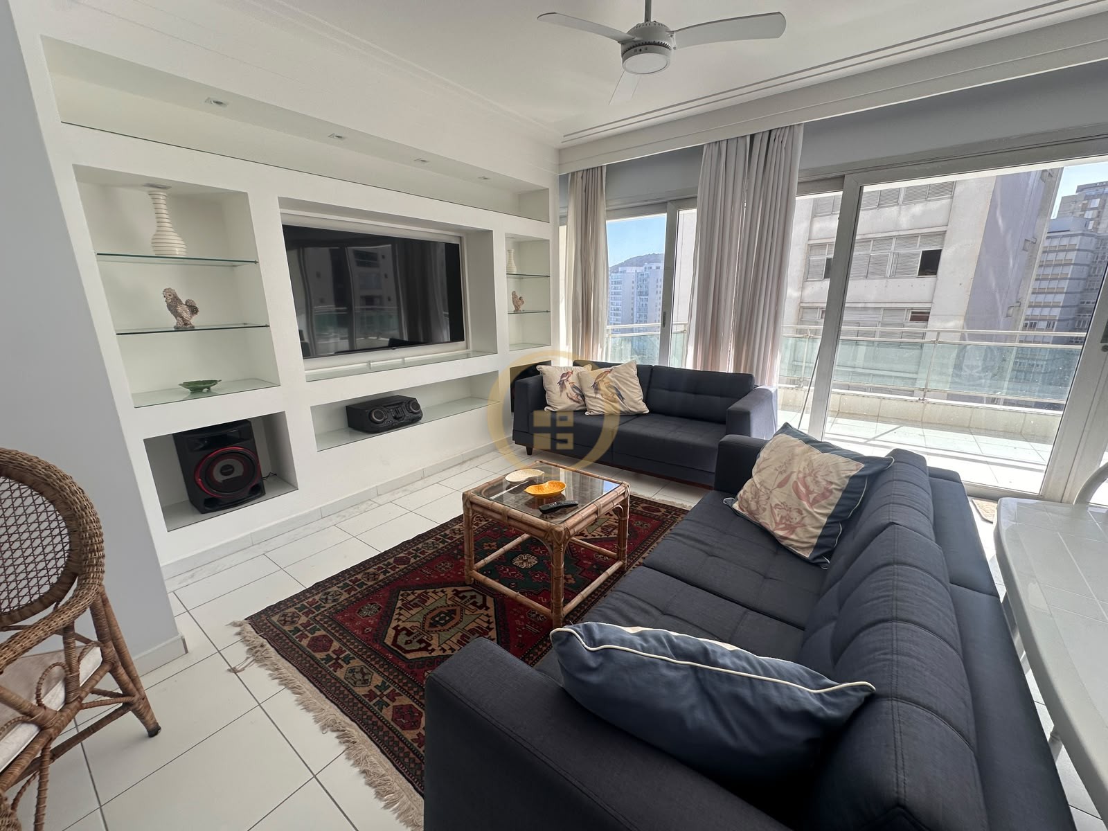 Apartamento Frente ao Mar nas Pitangueiras, Guarujá - SP