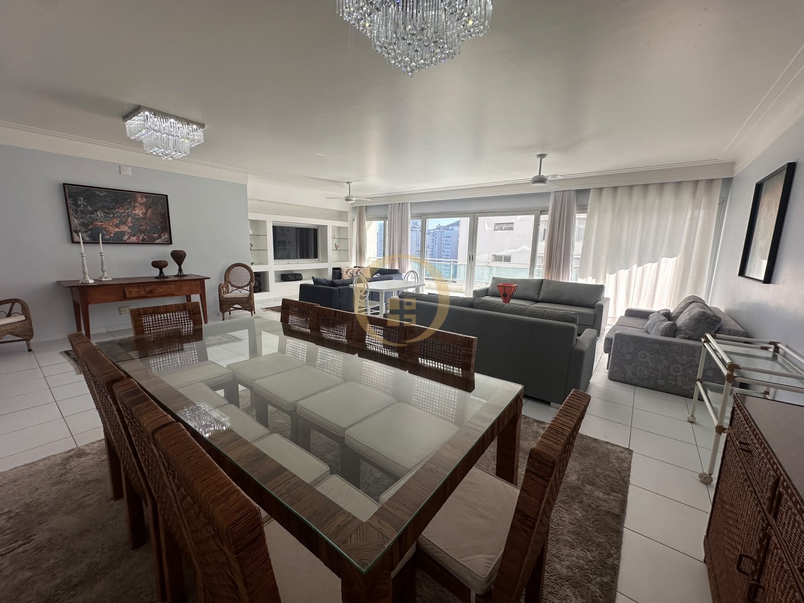 Apartamento Frente ao Mar nas Pitangueiras, Guarujá - SP