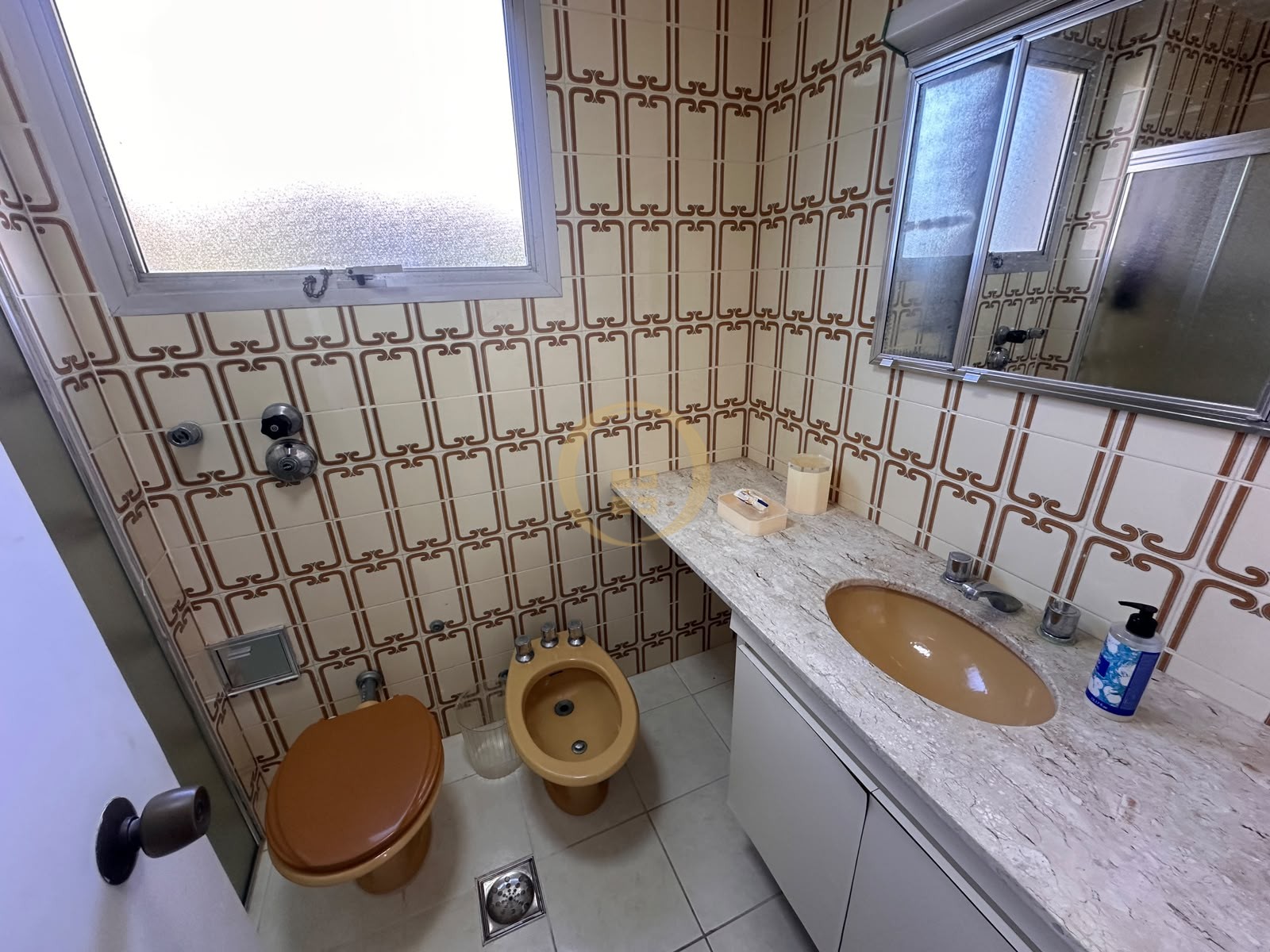 Apartamento Frente ao Mar nas Pitangueiras, Guarujá - SP